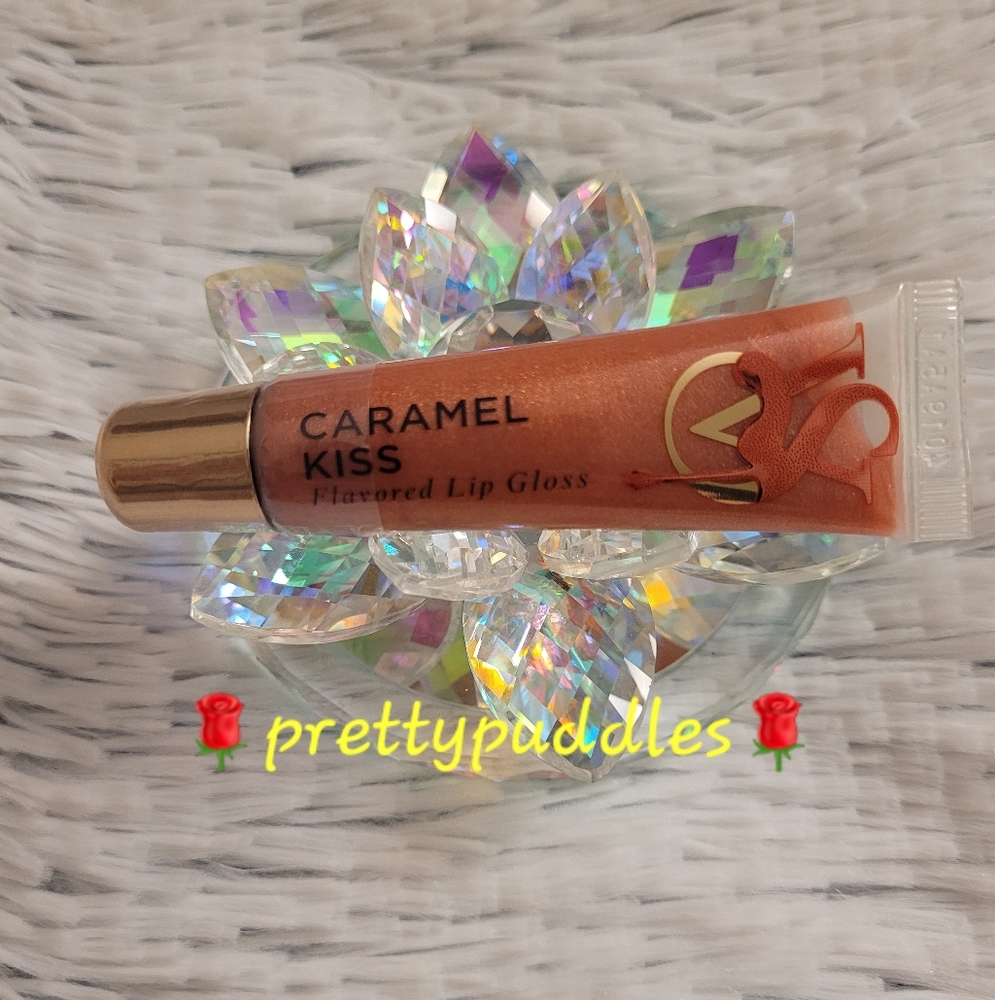 π NWOT VS Caramel Kiss Lip Gloss π - Picture 1 of 13